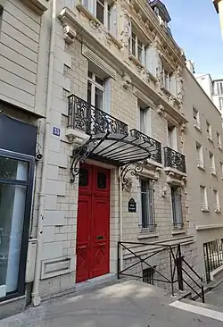 N° 33: corner of the Passage des Acacias