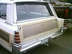 1966 2-way tailgate with side-swing door handle