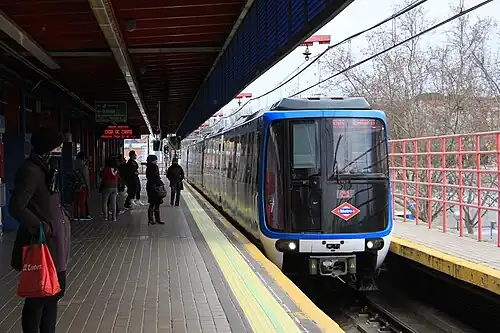 The above ground island platform at Aluche