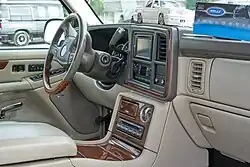 Interior of a 2003–2006 Cadillac Escalade