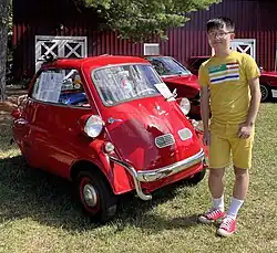 BMW Isetta 300, next to a 167-centimetre (5&nbsp;ft 6&nbsp;in) young man