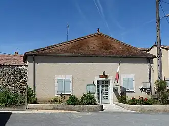 The town hall in Beauronne