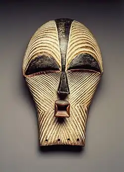 Female kifwebe mask; late 19th or early 20th century; 30.5 x 18.1 x 15.6&nbsp;cm (12 x 71⁄8 x 61⁄8 in.); Brooklyn Museum. The kifwebe masquerade is a genre shared by the Luba and Songye, indicative of the interaction that has occurred between the two societies. Kifwebe masks represent either male or female beings