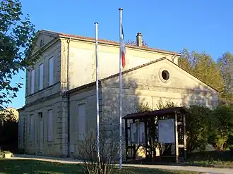 The town hall in Capian