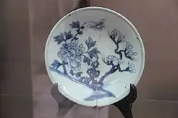 Plate with blue and white patterns, Mạc dynasty period, 16th century