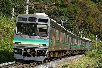 7500 series EMU set 7504 in October 2018