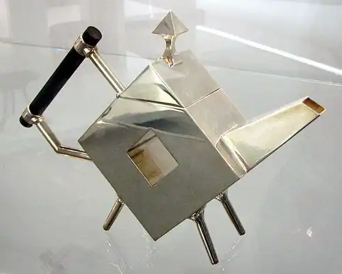 Teapot (c. 1879), designed by Christopher Dresser, Pinakothek der Moderne, München, Germany.