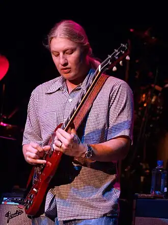 Derek Trucks with a Gibson SG in 2009