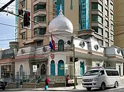 Building hosting the embassy in La Paz