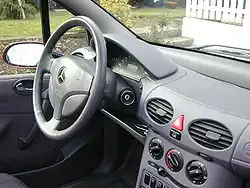 Pre-facelift Interior