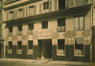 Facade of Roger & Gallet photographed by Eugène Druet