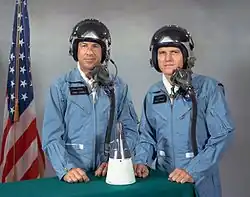 Lovell (left), Borman (right).