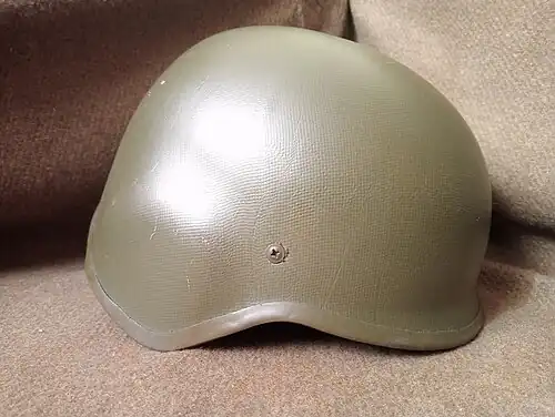 The wz. 2000 helmet without cloth cover.
