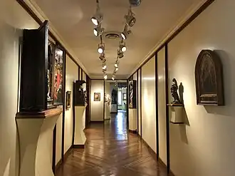Hallway designed by Hester Diamond Diamond residence, Central Park West