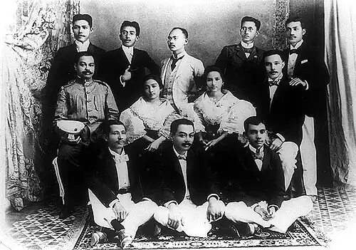 La Independencia staff.