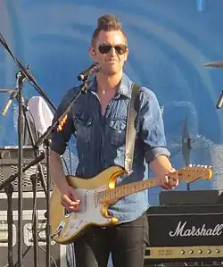 Lincoln Brewster performing at a Luis Palau event in Anchorage, Alaska, June 2014