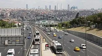 O-1 and the Haliç Bridge, with the Metrobus line in between the two carriageways