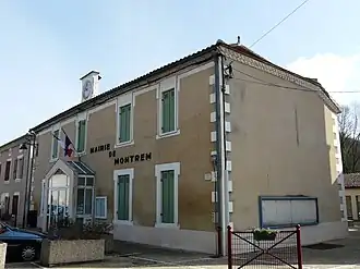The town hall in Montrem