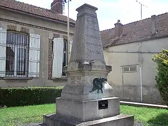 The war memorial in Chenoise