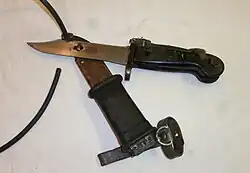 AKM bayonet in wire-cutter configuration