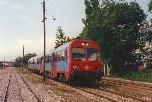 DMU MAN OSE local service 1592 (from Larissa to Thessaloniki) approaching Katerini station, November 2011