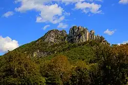 Seneca Rocks, a prominent single fin in eastern West Virginia, US.