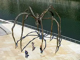 Louise Bourgeois, Maman, 1999, outside Museo Guggenheim
