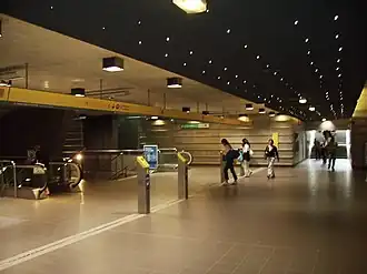 Charles de Gaulle station