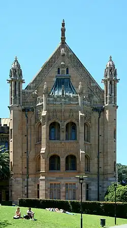 MacLaurin Hall, The University of Sydney, on a clear day