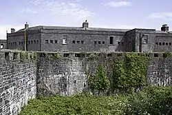 Dry-Moat Walls