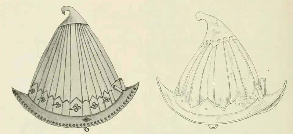 Left: Copper helmet belonging to the national jewelry in Parigi. Right: Tao Boetai; brass helmet.
