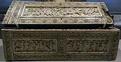 Alternative front view showing lid carving.