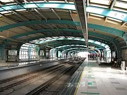 Side platforms of the former elevated station