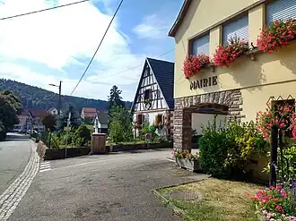 The town hall and surroundings in Zittersheim